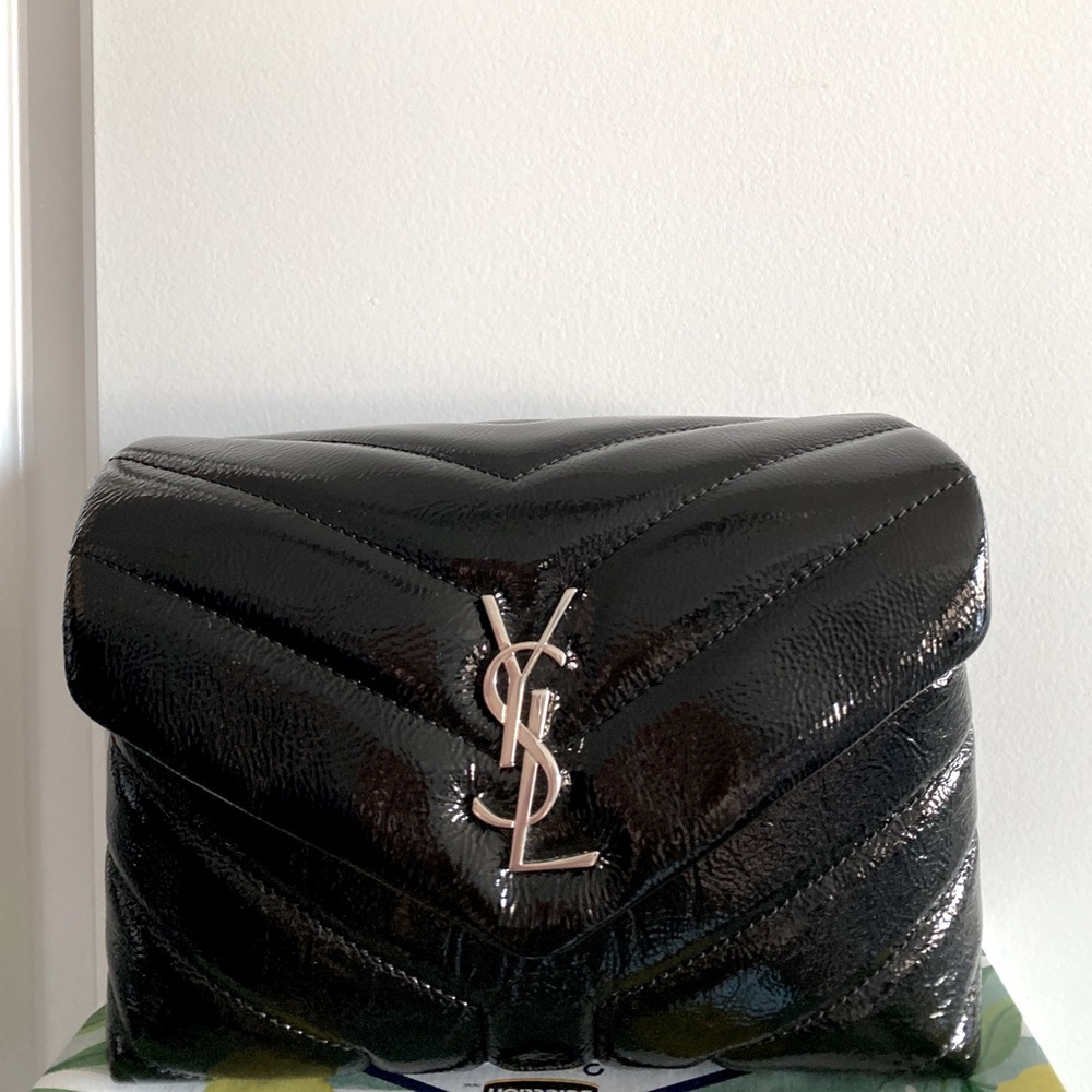 YSL Toy Loulou bag in Black Patent leather